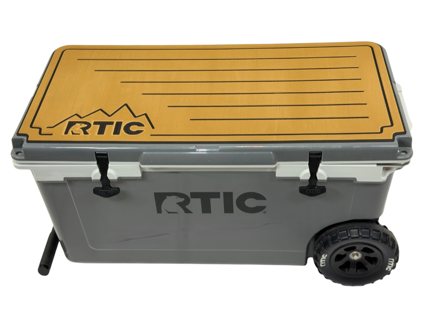 RTIC cooler fitted with a custom teak-pattern EVA foam top pad
